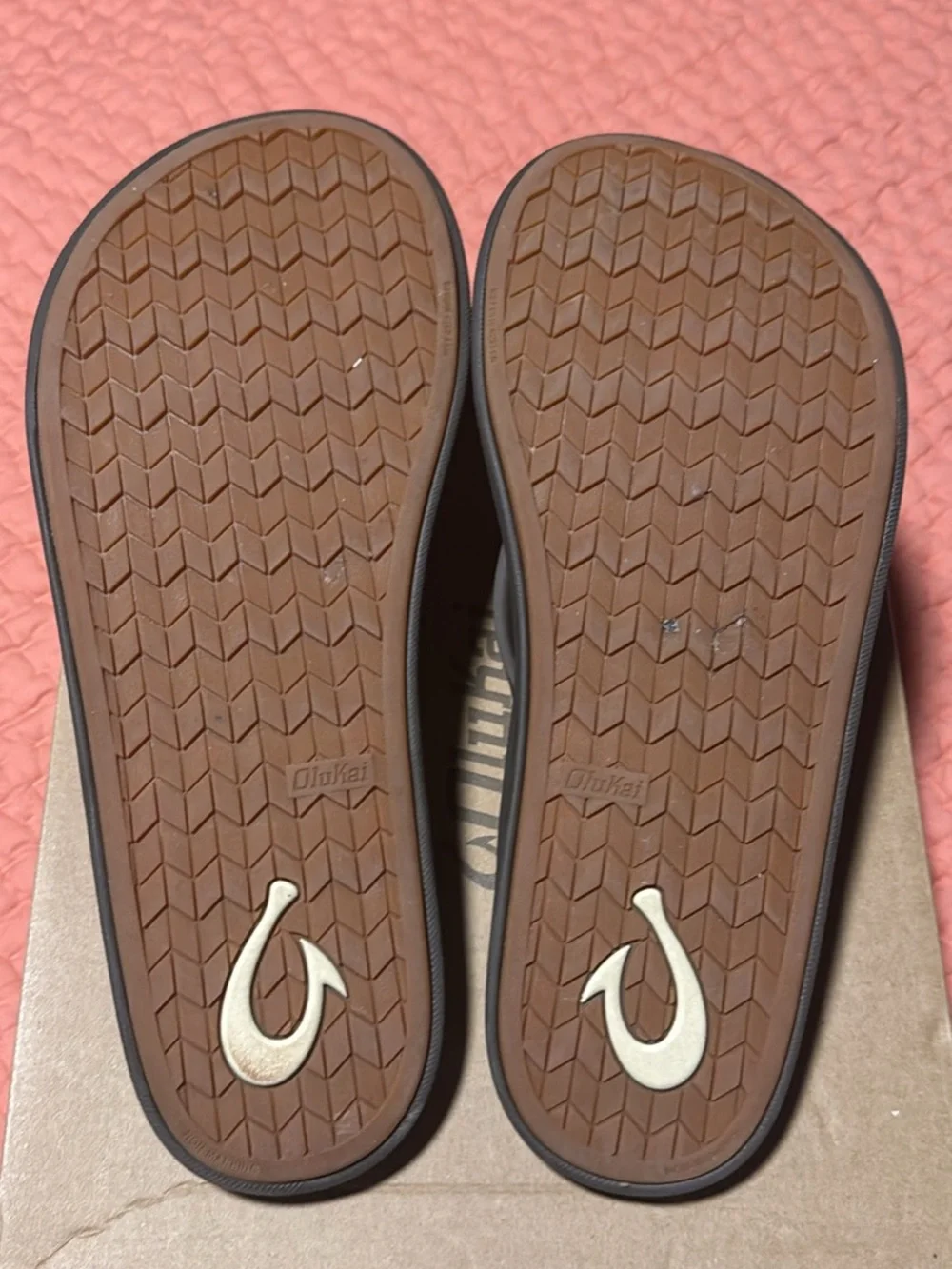 OluKai Men's Koko'o Flip Flops in Dark Wood